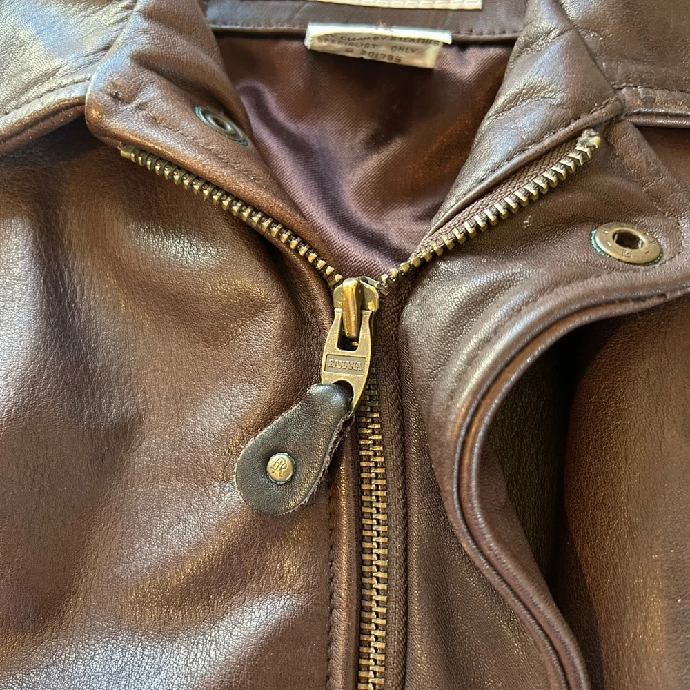 Vintage Banana Republic Leather Bomber jacket. 42. Stunning. 90’s. EUC. Heavy - Picture 12 of 15